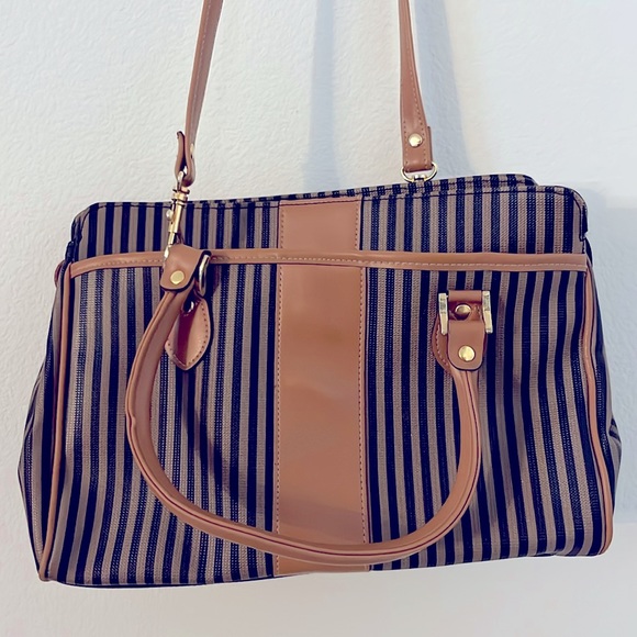 italia moda Handbags - Crossbody bag